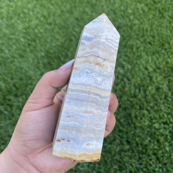 Banded Calcite Tower - Picture 2 of 10